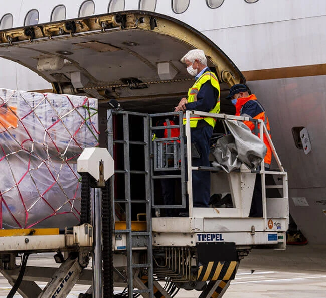 Building a Cold-Chain Delivery System for up to 10,000 Aircrafts